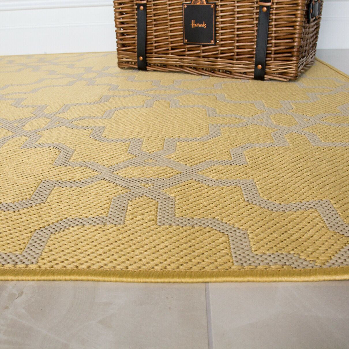 Contemporary Yellow Trellis Rug