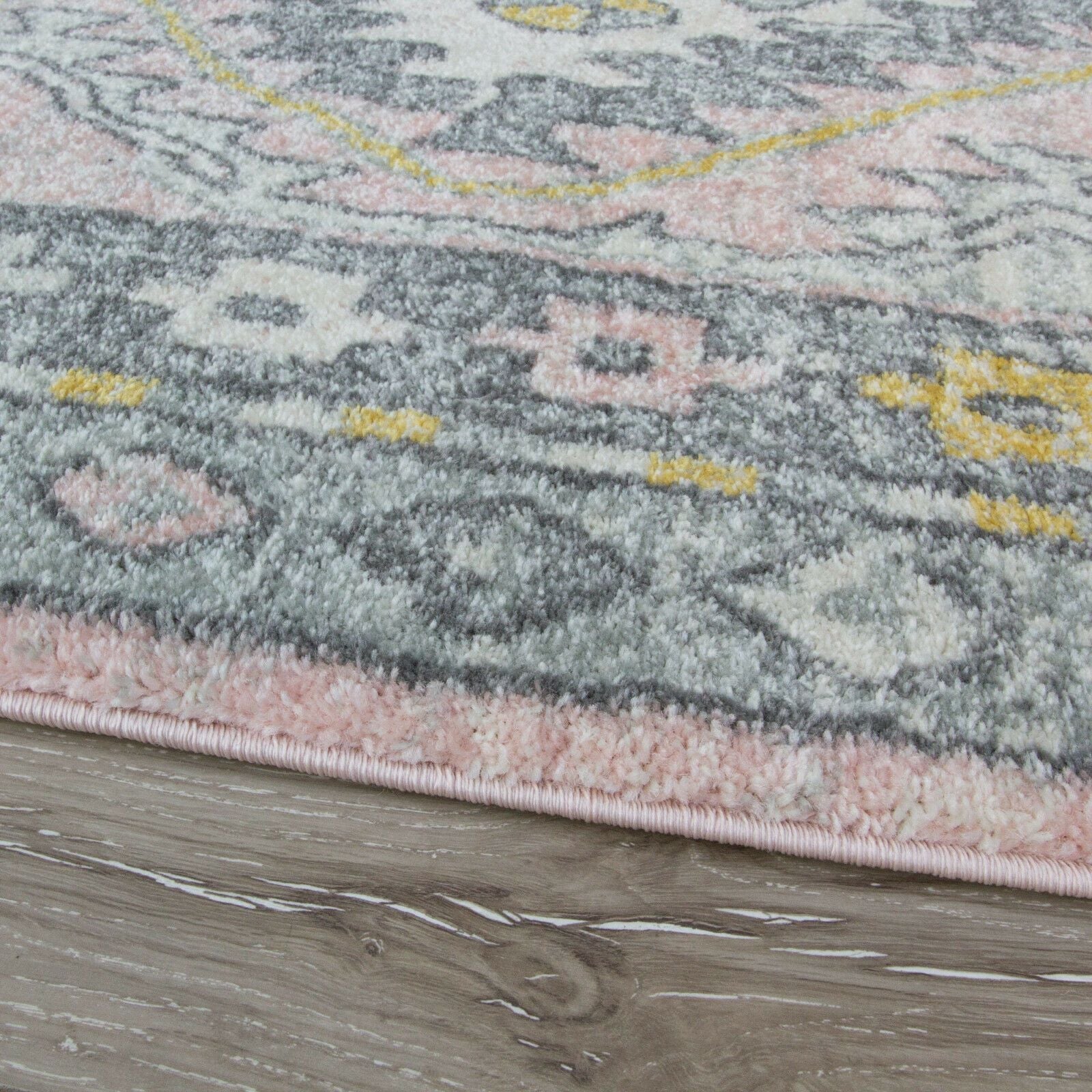 Traditional Medallion Blush Pink Rugs